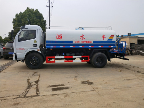 8方灑水車 8方灑水車