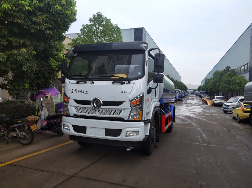 東風(fēng)D1灑水車(chē)12噸圖片展示 東風(fēng)D1灑水車(chē)12噸圖片展示